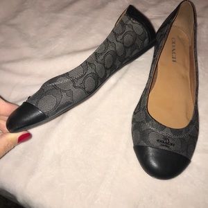 Signature Coach cap toe flats size 10. Black